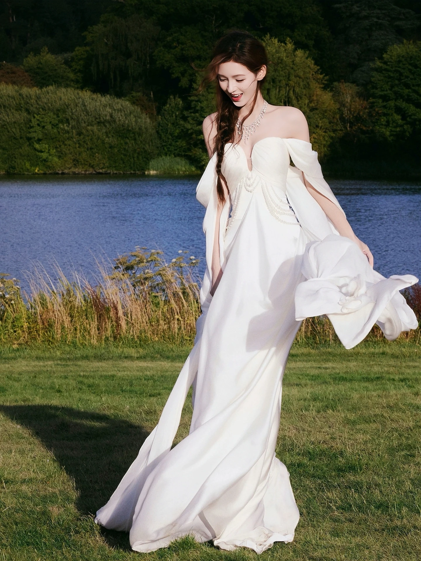 فستان زفاف أبيض أنيق حديث بأكمام طويلة وخط عنق نحيف طويل زائدة آلهة يونانية للسيدات فساتين حفلات العشاء المسائية