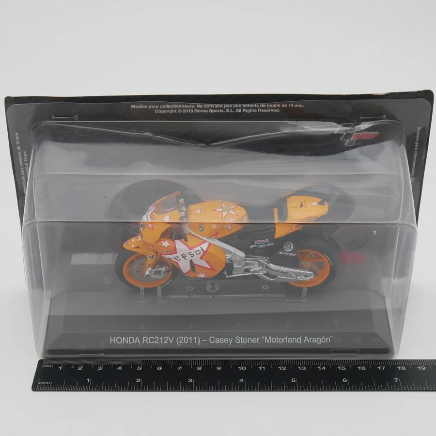 Diecast Ixo 1:18 Scale Moto GP 2011 Honda RC212V รุ่นสะสมของเล่นของขวัญของที่ระลึกจอแสดงผลเครื่องประดับ