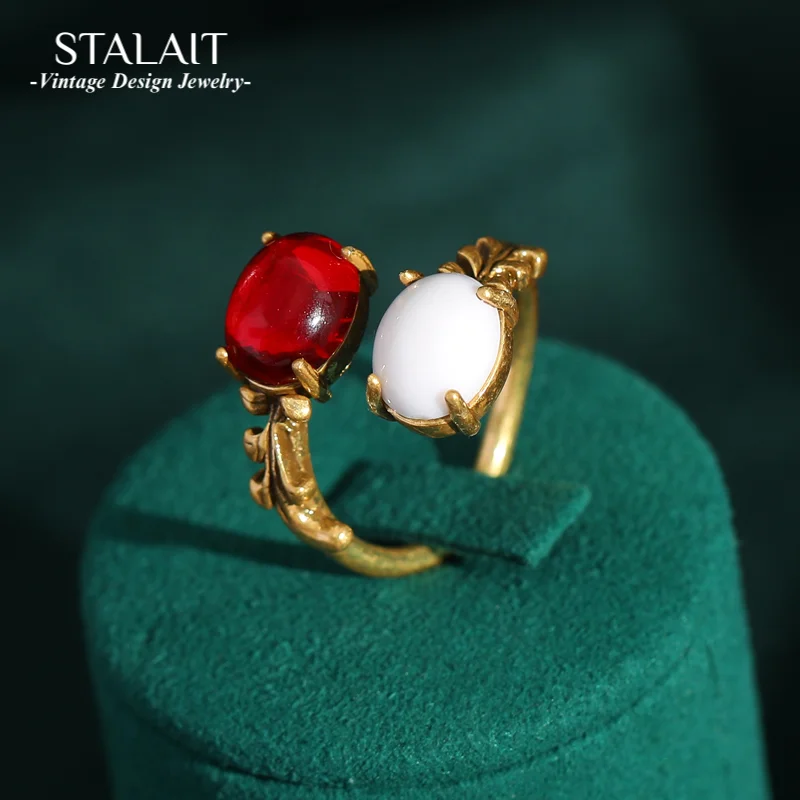 

Vintage Oval Natural Stones Red Rings for Woman Egg White Opals Luxury Antique Copper Open Finger Jewelry Girls Fashion Items
