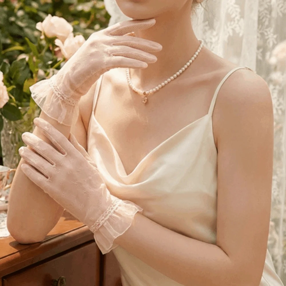 Sweet Mesh Lace Gloves Sunscreen Anti Slip Women Gloves Short Thin Ice Silk Gloves Summer
