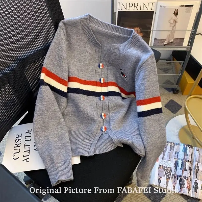 방풍니트골프 Autumn Winter Golf Wear Women 2024 New Korean Golf Sweater Fashion V-neck Puppy Embroidery Knit Top Women Golf Clothes 명품