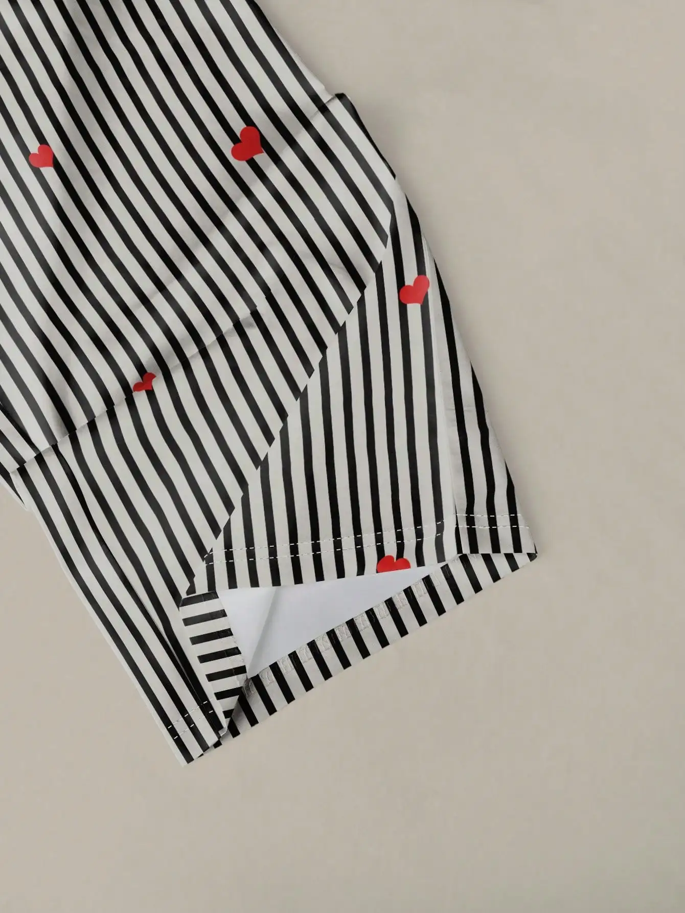 INAWLY 여성용 하트 프린트 라운드 넥 반팔 티셔츠와 드로스트링 허리 스트라이프 바지 캐주얼 슈트