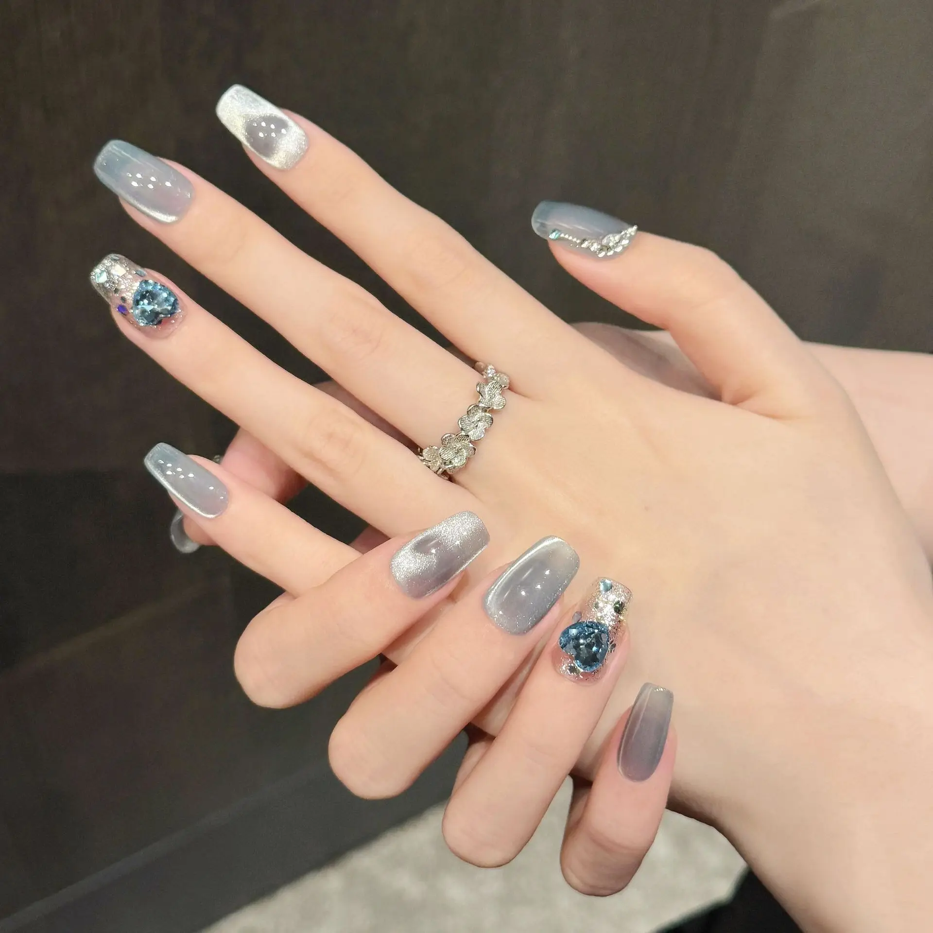 10 قطعة الصحافة اليدوية على الأظافر تلميح عين القط قصيرة البيضاوي وهمية مسمار الفن الأزرق بريق الماس الأظافر كاذبة يمكن ارتداؤها مانيكير الانتهاء #2