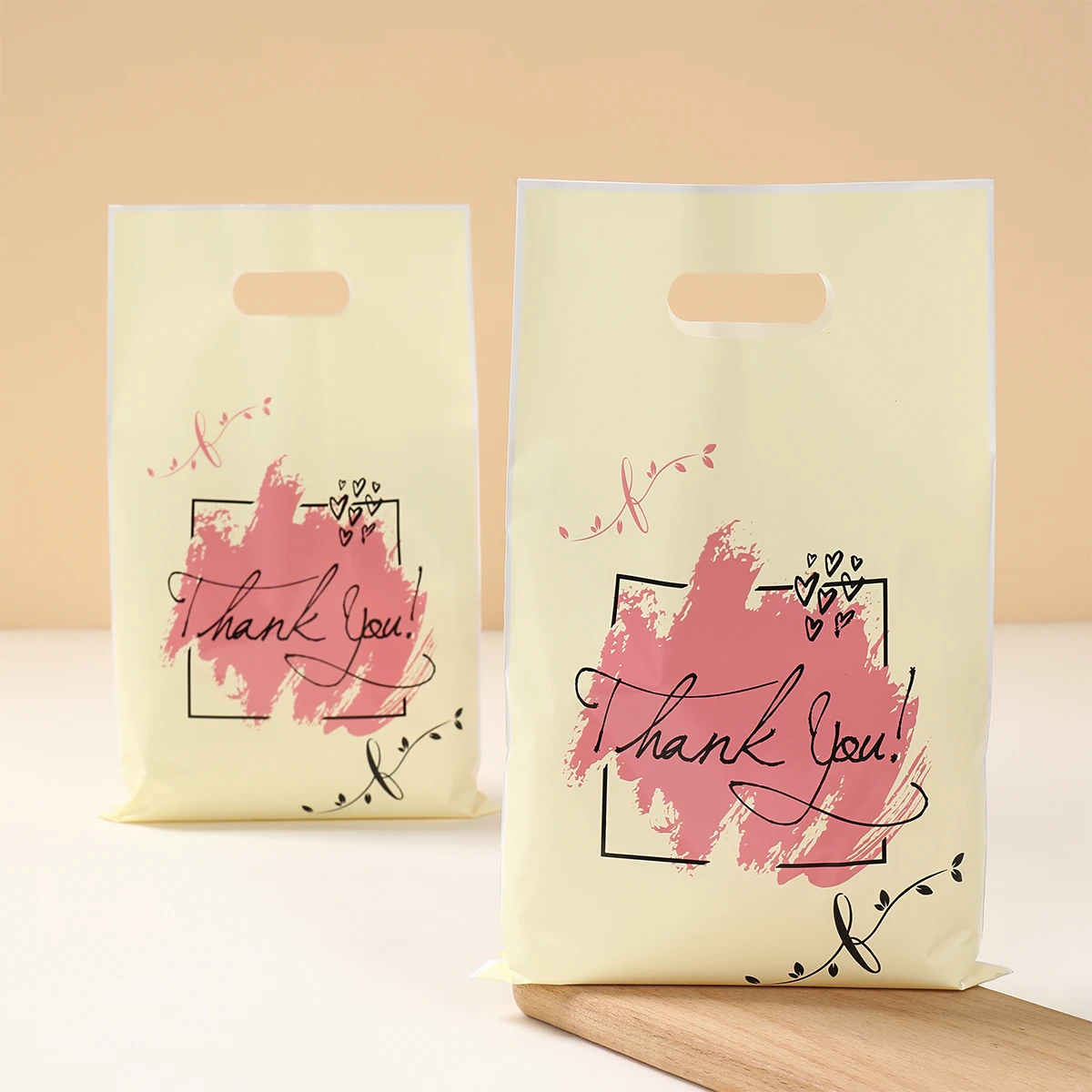 10/25/50 قطعة شكرا لك حقائب اليد البيج شكرا لك أكياس تغليف الهدايا أكياس الهدايا الصغيرة لمستلزمات الأعمال الصغيرة ديكور عيد الميلاد