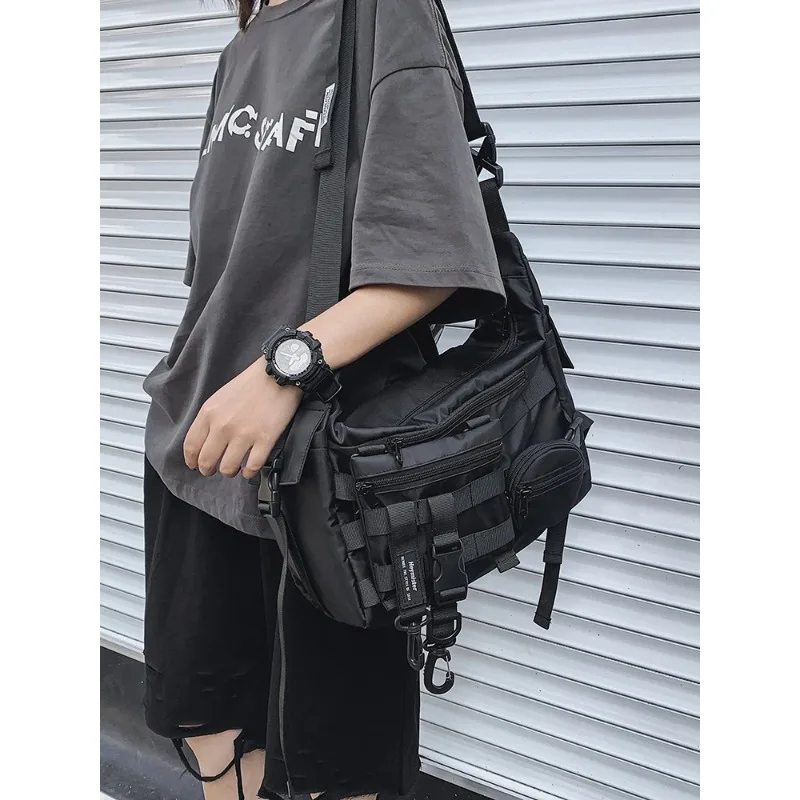 

Large Capaci Crossbody Bag Unisex Messenger Bag Fashionable Harajuku Sle Black Workwear Wind for Men And Women Students