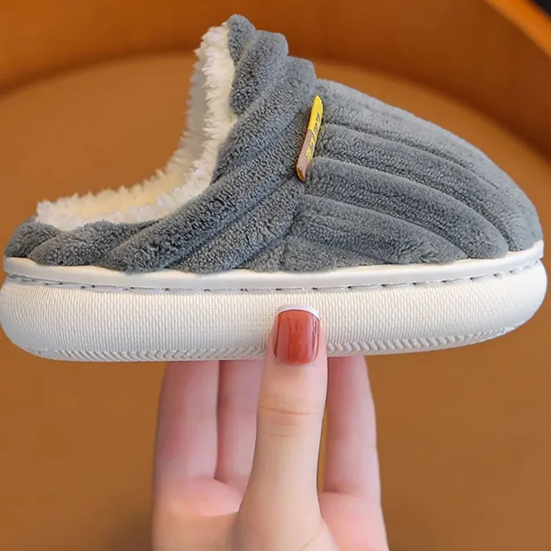 

Хлопковые тапочки для мальчиков, девочек и малышей, новинка 2024, детские плюшевые тапочки, зимние тапочки с закрытым носком для родителей и детей