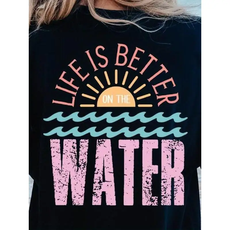 

Vintage "Life Is Better On The Water" T-Shirt Oversized Women's Slogan Tee Retro Beach Ocean Graphic Summer Vacation Gift
