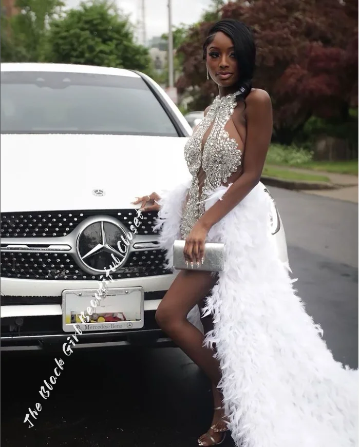 Silver White Luxury Short Homecoming Dresses Black Girls Glitter Rhinestone Pearls Prom Dresses Detachable Feather Trailing Gown