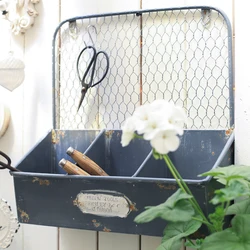 Outdoor Wall Hand Flowerpot Under Shelf Storage Metal Mesh Basket Courtyard Organizer Farmhouse Wall Hanging Home Decorate