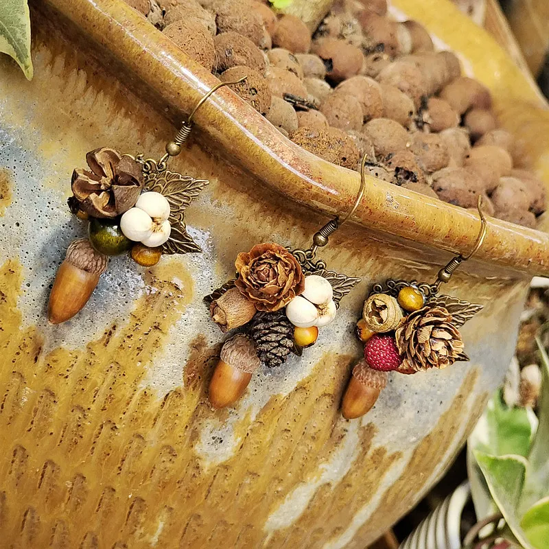 Retro niche Mori temperament earrings creative simple wooden acorns little white beans bayberry flower and leaf handmade earring