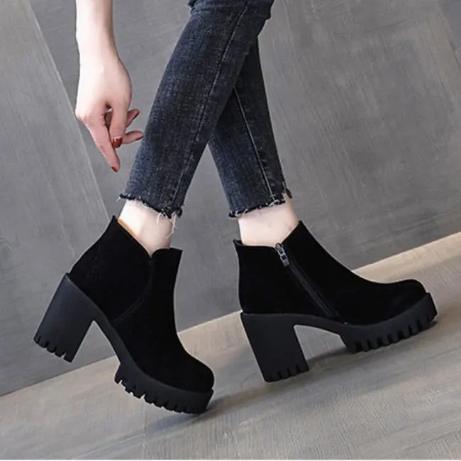 Sexy Thick-soled New Winter Casual Elegant Warm and Comfortable Black Round Toe Square Heel Short Boots for Women