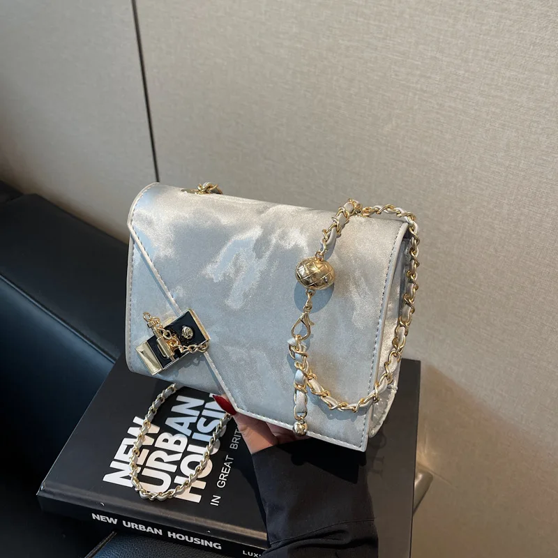 

Advanced Chain Bag Spring Women's New Fashion Diamond Lattice Small Square Bag with Retro Casual Single Shoulder Crossbody Bag