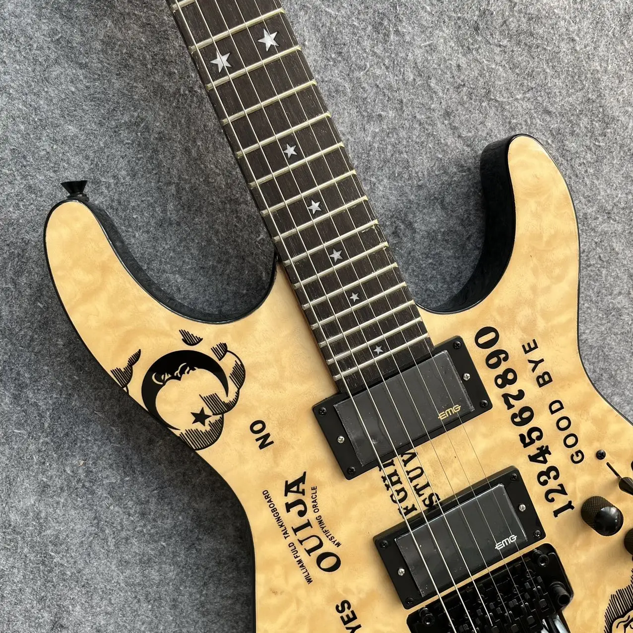 

Высококачественная гитара Kirk Hammett Metallic KH2 M-II Mummy Karloff Tlmummy натурального цвета под дерево, 2026 год