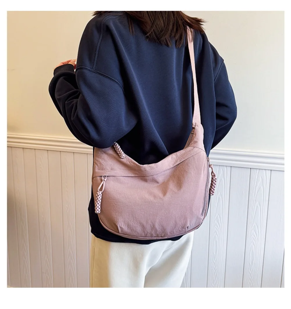 Neue Canvas-Umhängetaschen mit großer Kapazität, koreanische schlichte Sport-Hobos-Tasche, einfarbige leichte Dumpling-Tasche für Reisen – Detail 8