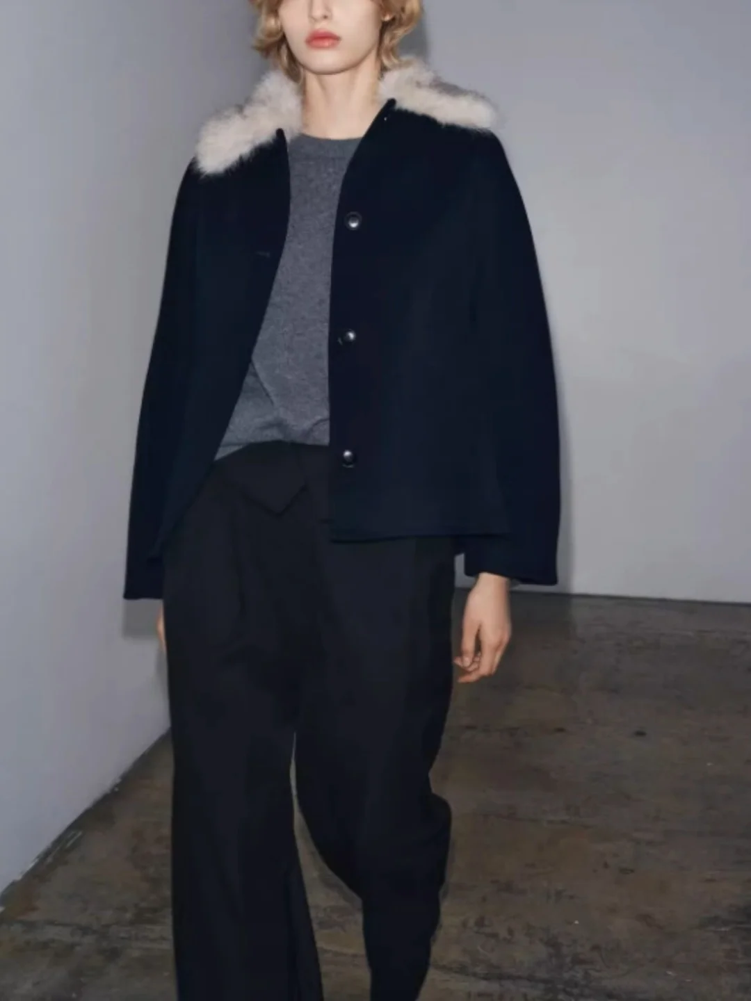 暖かいフェイクファー襟ジャケットアウターウェア女性用通勤スタイル厚みのある長袖ボタン留め帽子なし冬新着