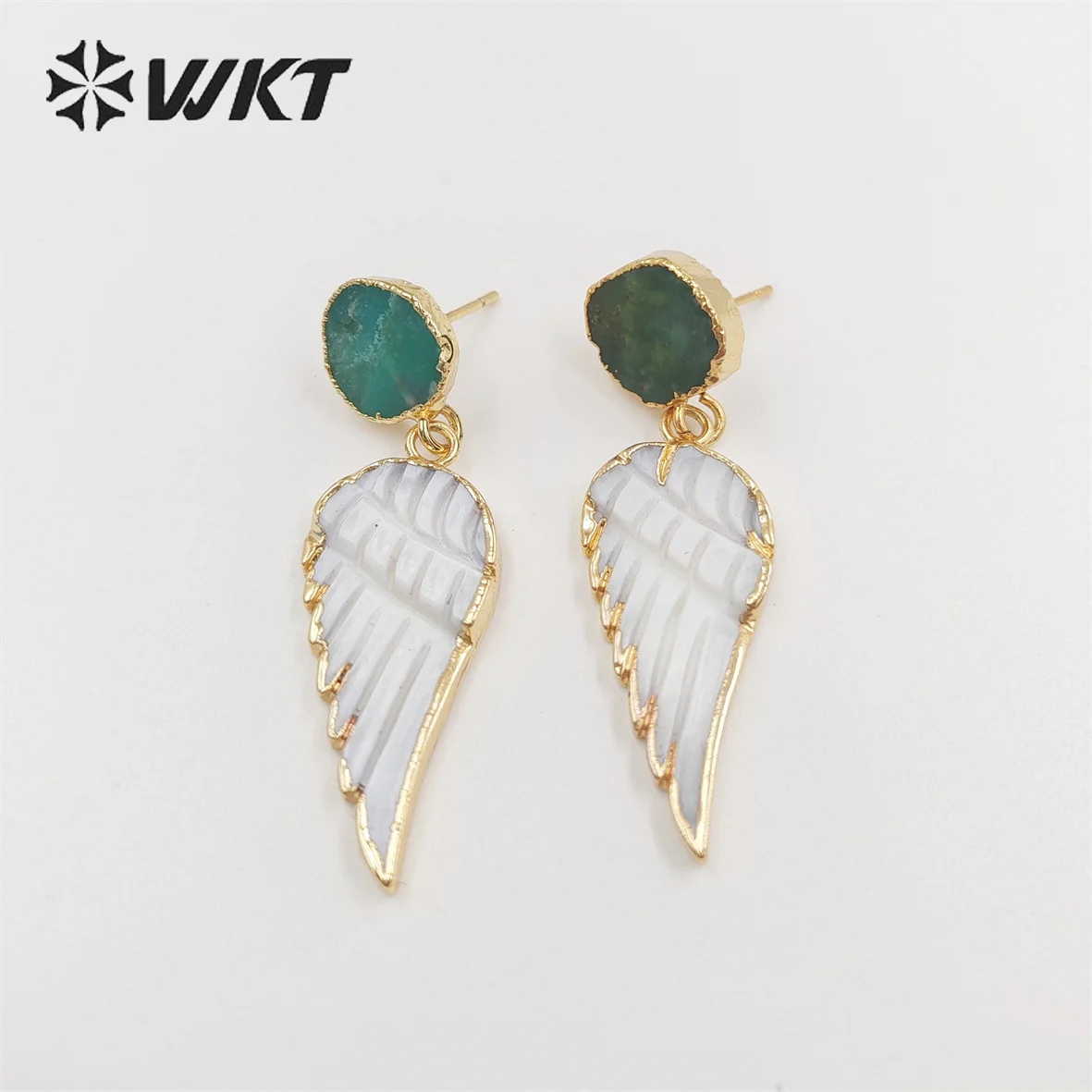 WT-MPE076   WKT 2022 HOT SALE Earrings Shell&Chrysoprase Natural Feather Shape Fashion Style Earrings For Exquisite Gift Party