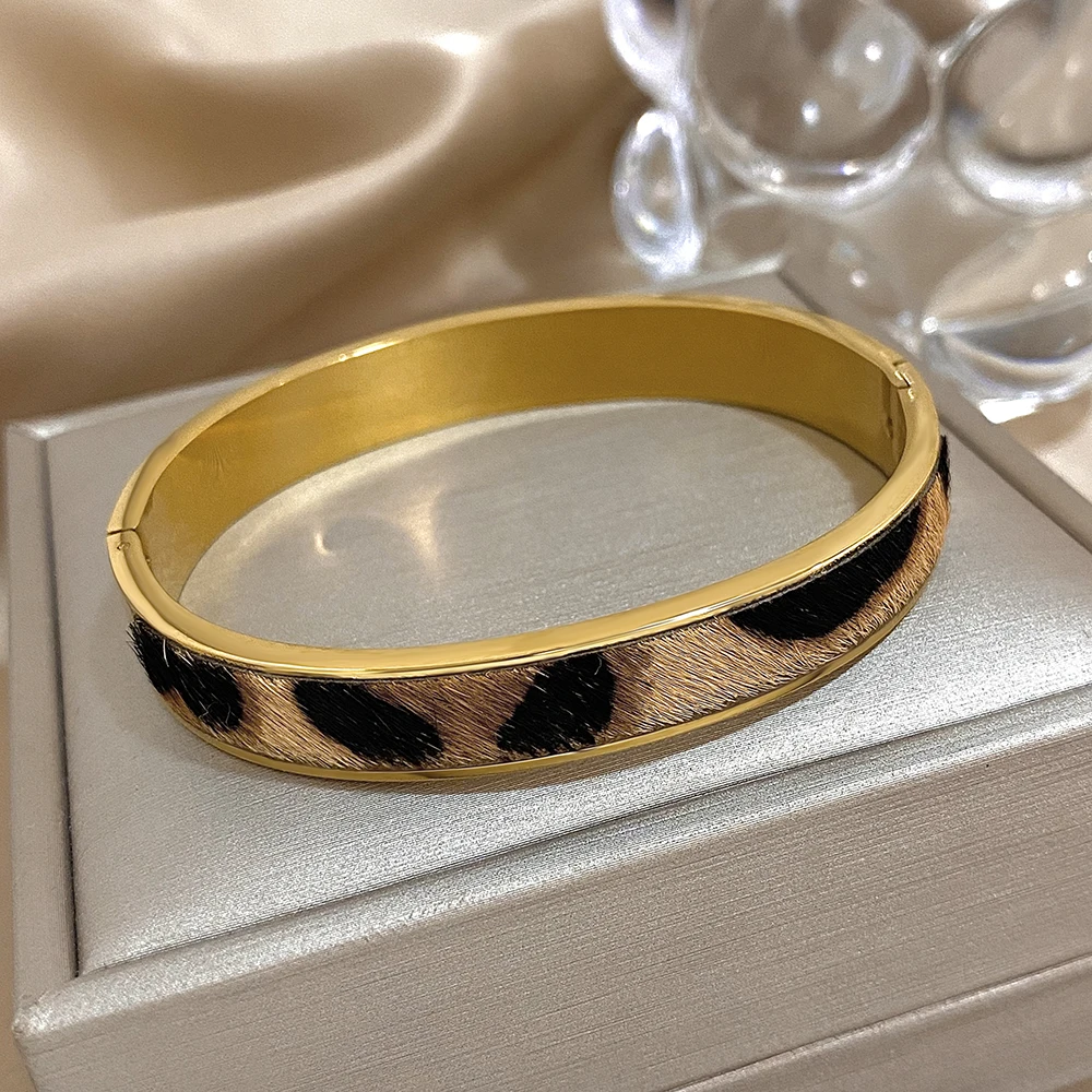 Greatera Leopard Print Welt Women\'s Bracelet Gold Color Exaggerated Vintage Temperament Men\'s Stainless Steel Bangle Jewelry