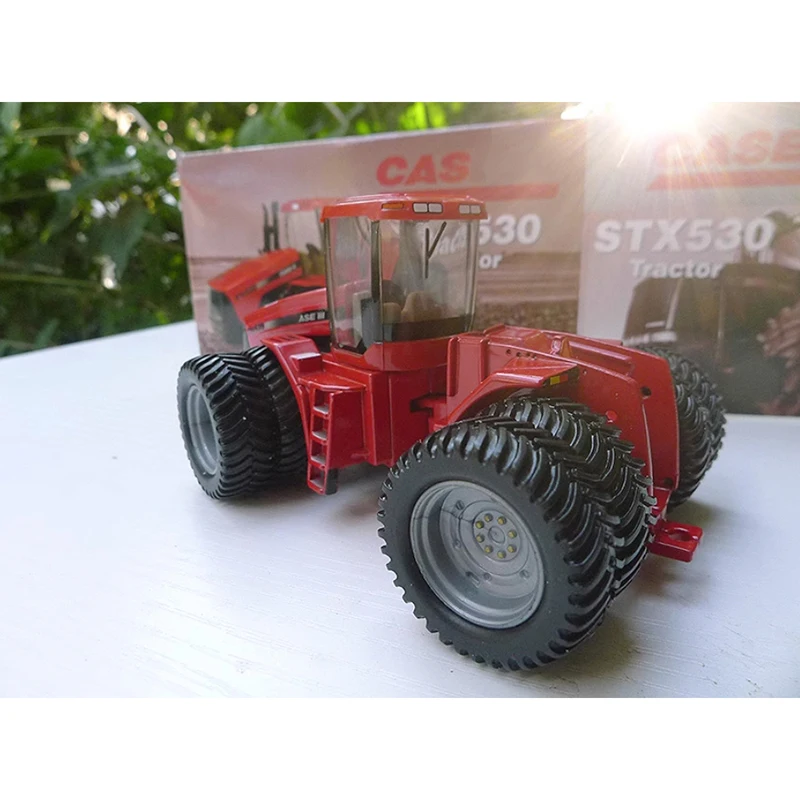 ERTL Diecast 1:64 Scale STX530 8WD Eight-wheel Twisted Waist Tractor Alloy Agricultural Car Model Souvenirs Collection Gift Show