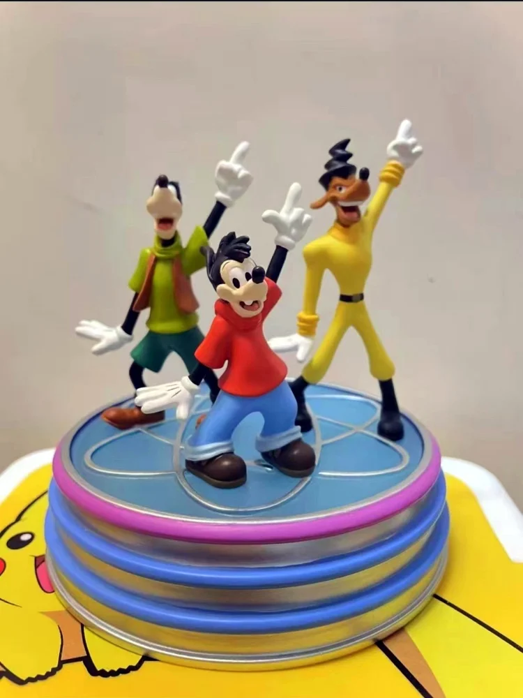 Shanghai Disneyland Castle Crystal Ball Glow-in-the-Dark Figurine: Goofy & Max Disco Dancing LED Ornament Souvenir view 4