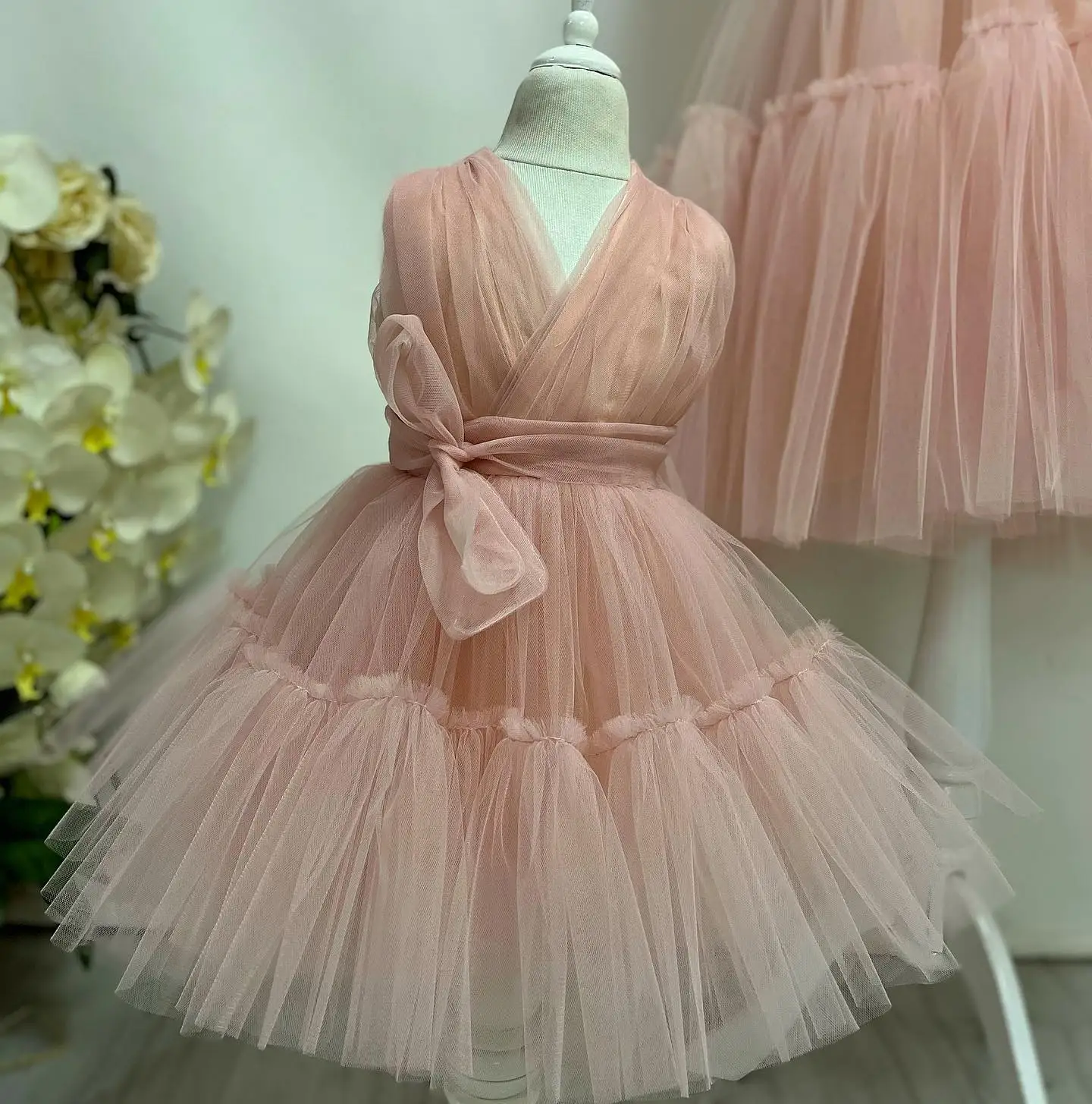 

Dark Red Princess Flower Girl Dress Crystals Sexy Sleeveless Tiered Tulle Wedding Kids Birthday Party Pageant Gown Customized