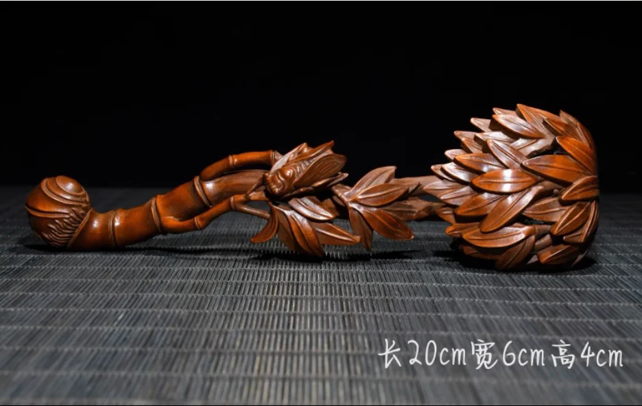 

Seiko carving high rise Ruyi tea table desk living room decoration tea pet decoration