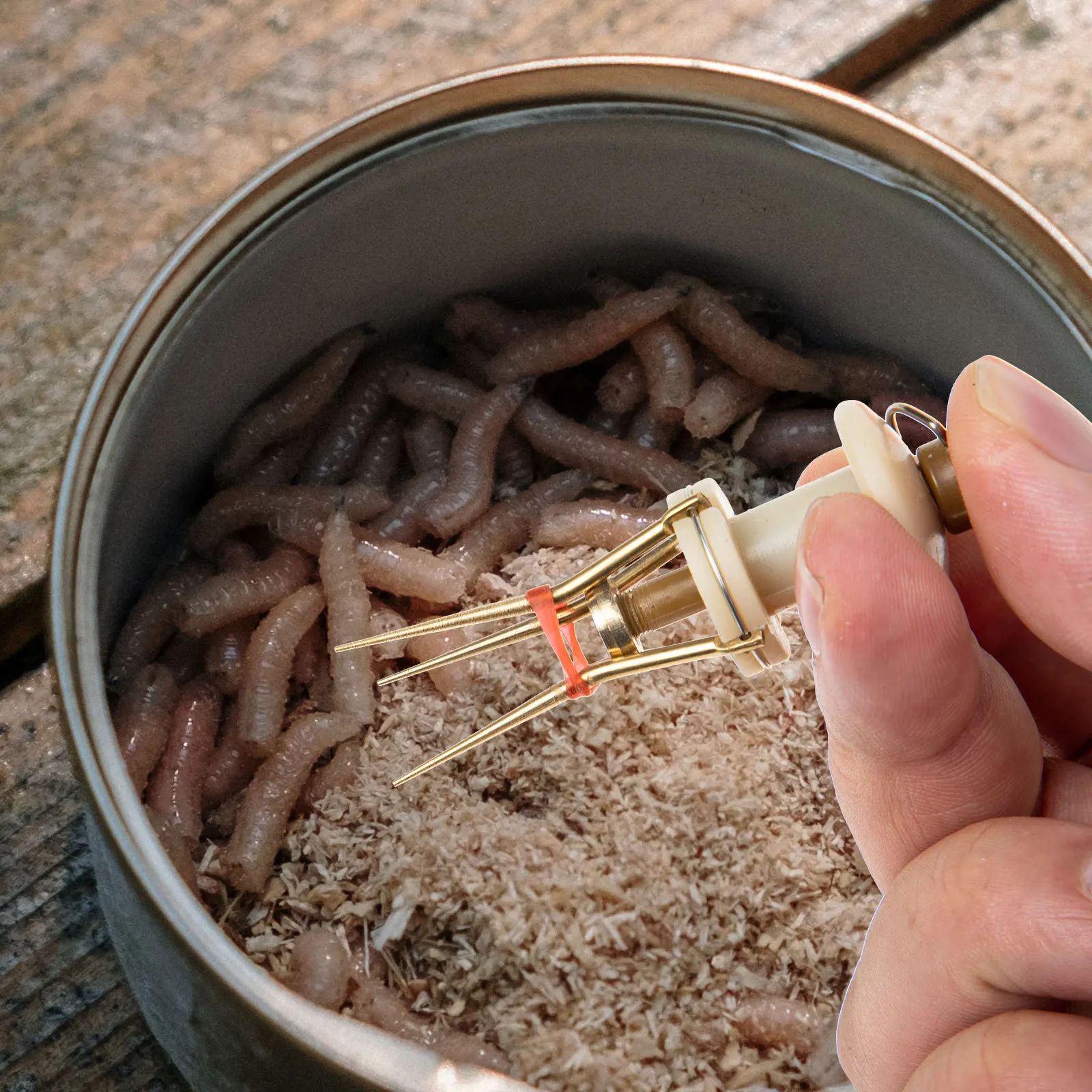 

3Pcs Convenient Red Worm Clips Professional Lures Clips for Fishing Durable Safe Materials Portable Angling Accessories Widely