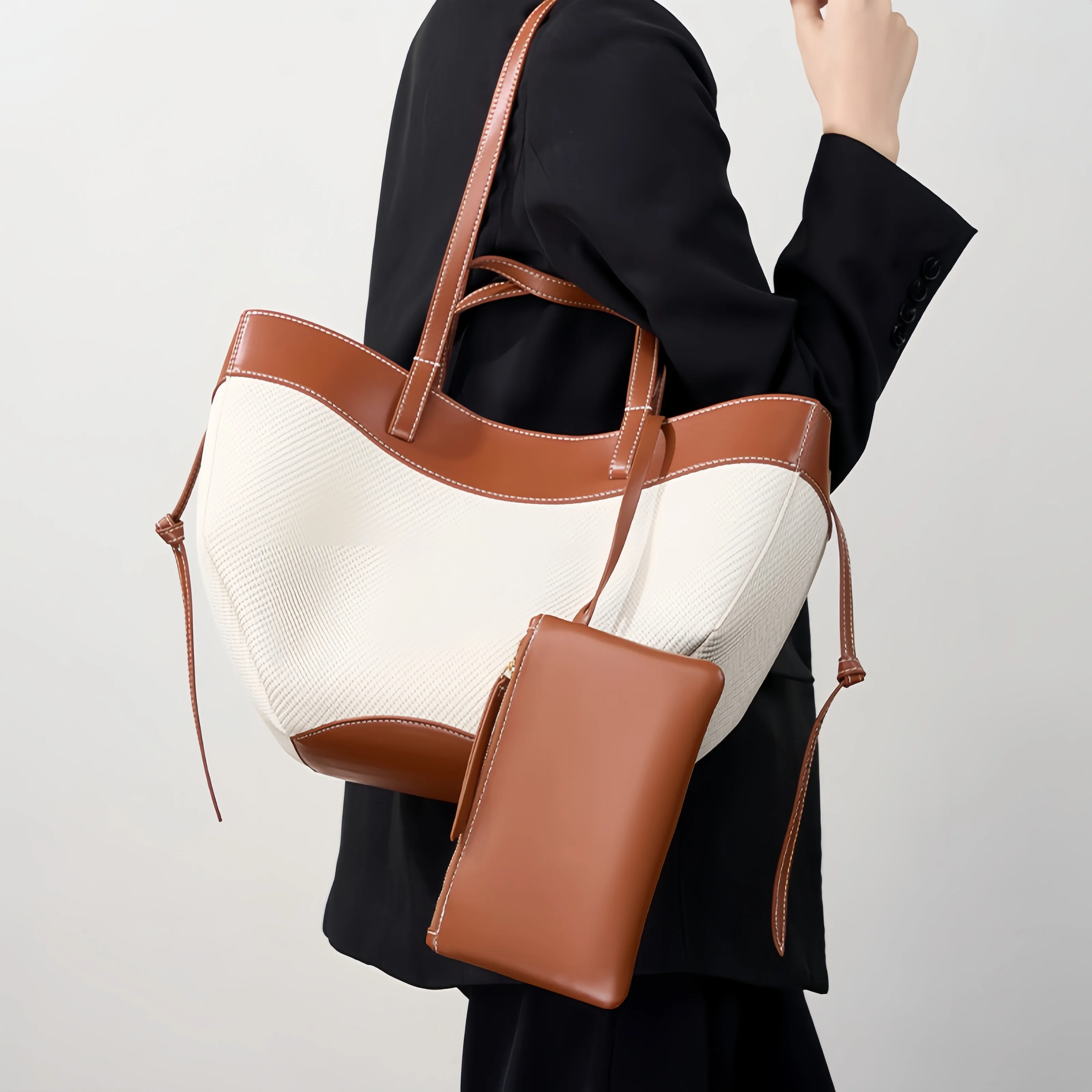 2026 Women's Large Capacity Wing Bag Premium Sensory Thoth Shoulder Bag Light Luxury Niche Design Handheld Bag Canvasesign KZ014