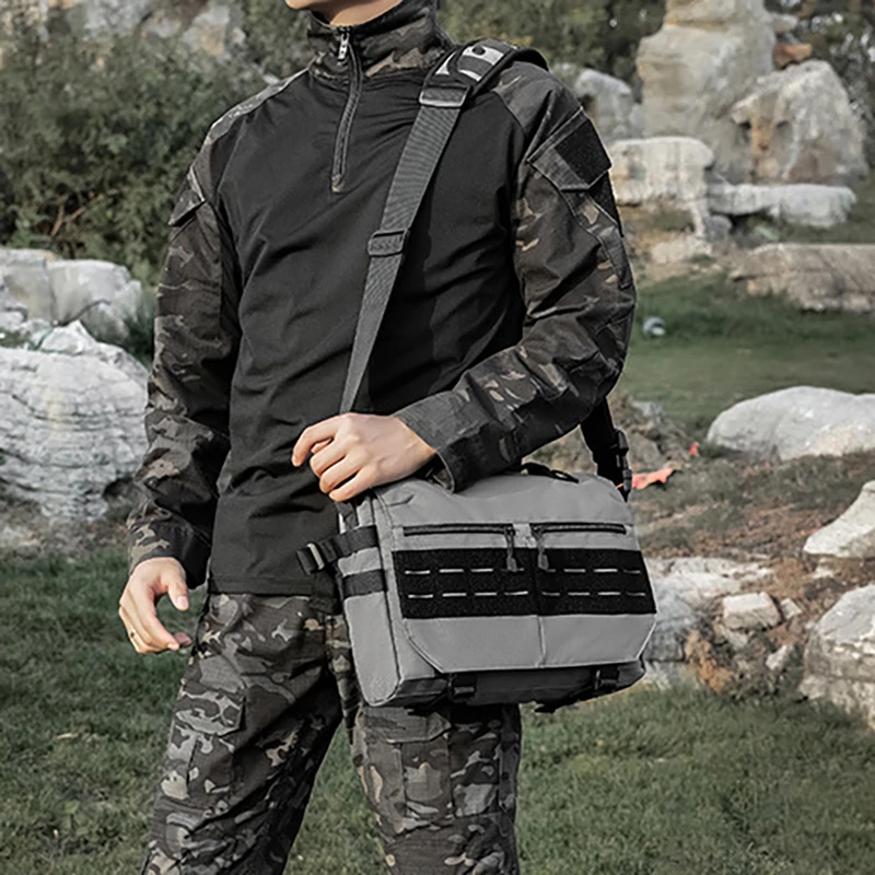 Bolsa mensajero táctica outdoor con compartimento para tableta - imagen 3