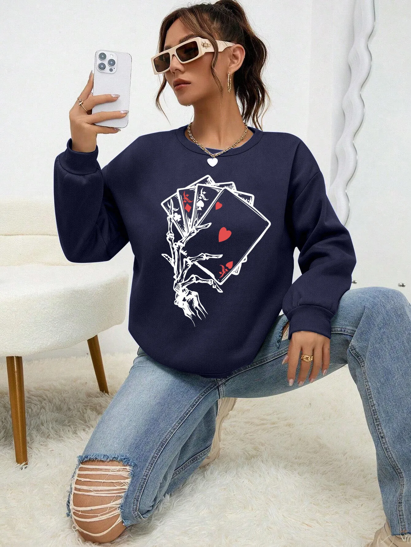 Skull Holding A Heart Playing Card Printed Sweatshirt For Female Autumn Fleece Warm Hoodies Hipster All-Match Women Streetwear