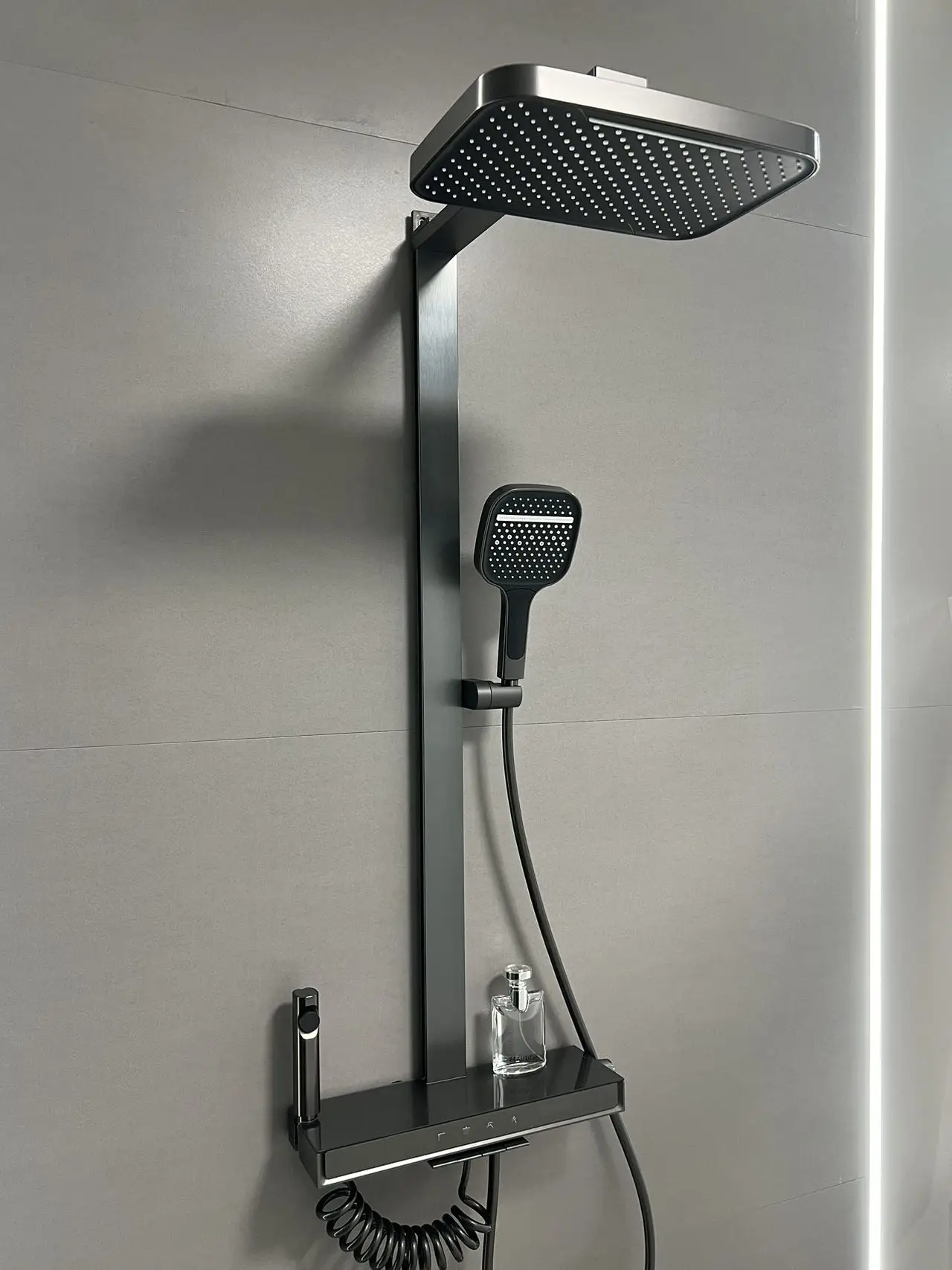 Piano Key Bathroom Digital Display Faucet Shower Set Wall-Mounted 4-Function Faucet Smart Shower Set
