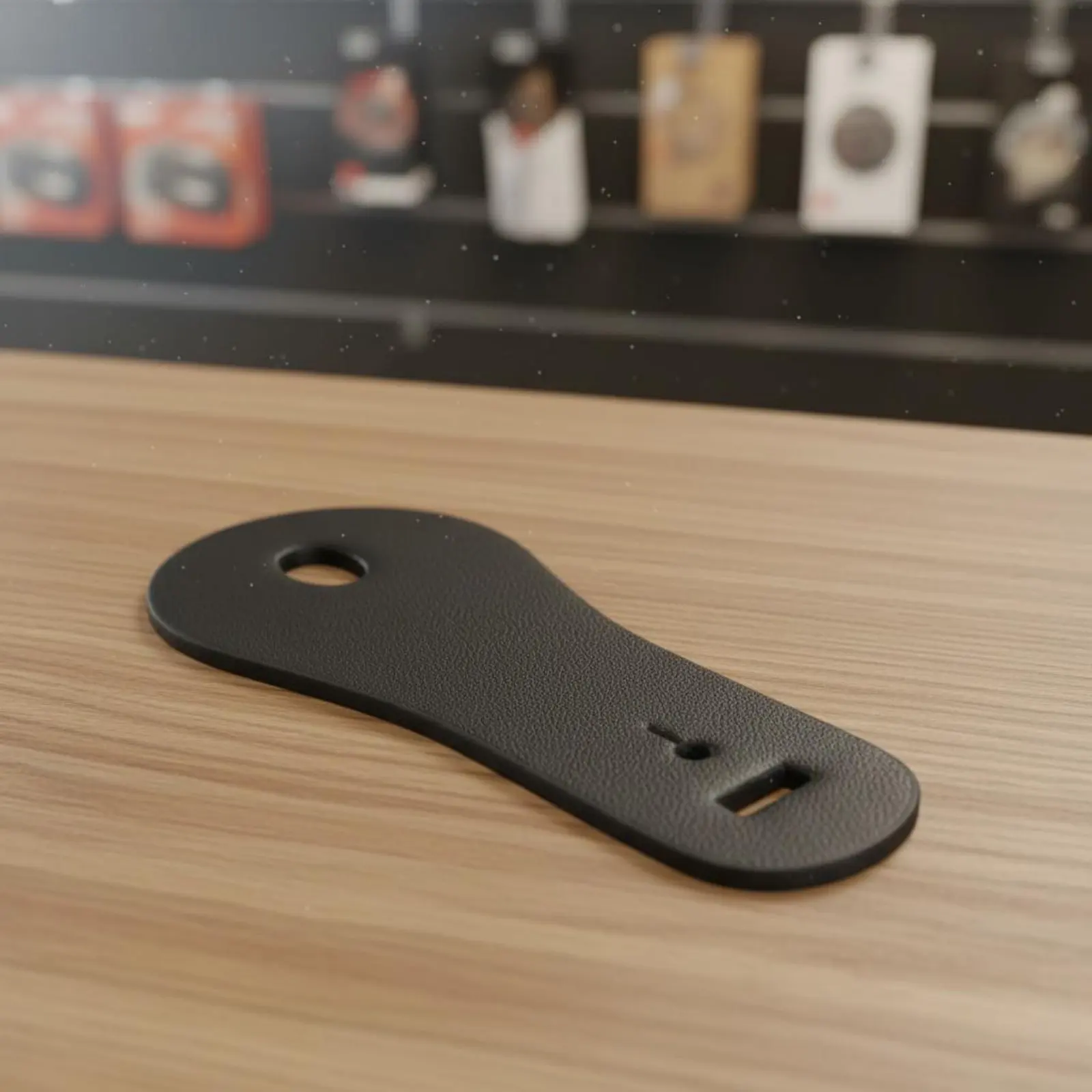 leather-buckle-display-shielded-finish-leather-display-tab-belt-hook-strip-long-lasting-belt-buckle-mount-space-saving