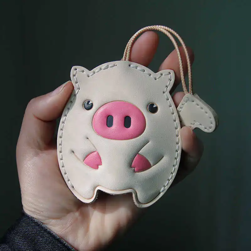 

Handmade leather key bag with self-made genuine leather cute pig pendant keychain bag hanging decoration pull-out style key bag