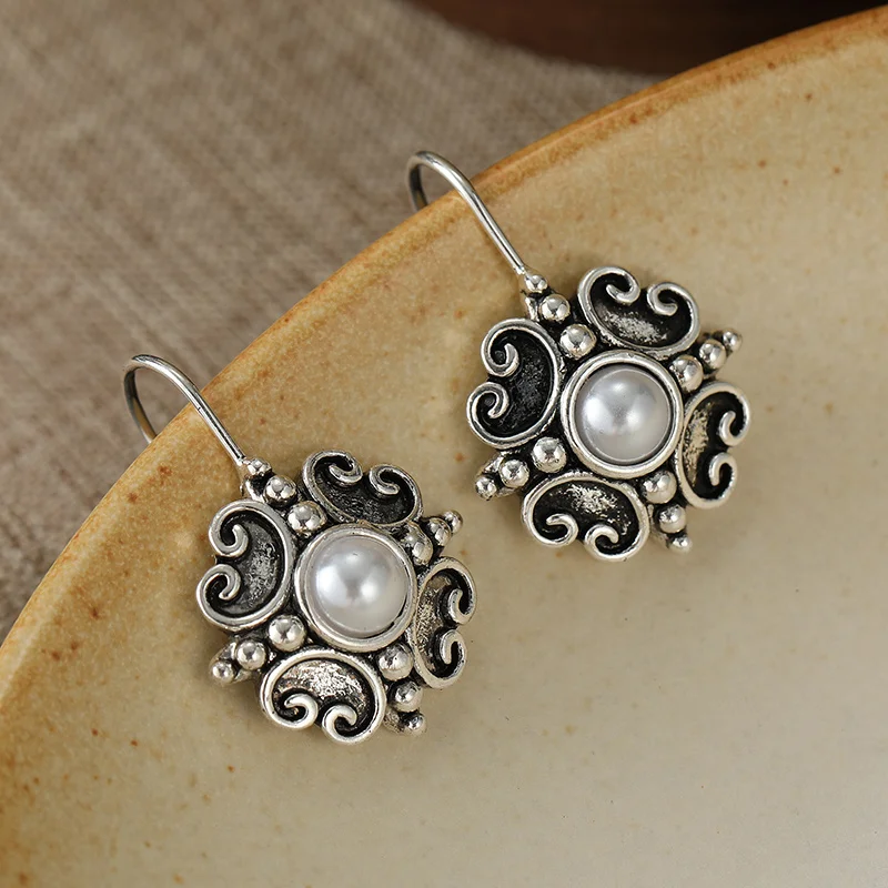 Ladies' Vintage Cloud Scroll Pattern Dangle Earrings Inlay Synthetic Pearl Silver Plated Earrings Daily Casual Jewelry