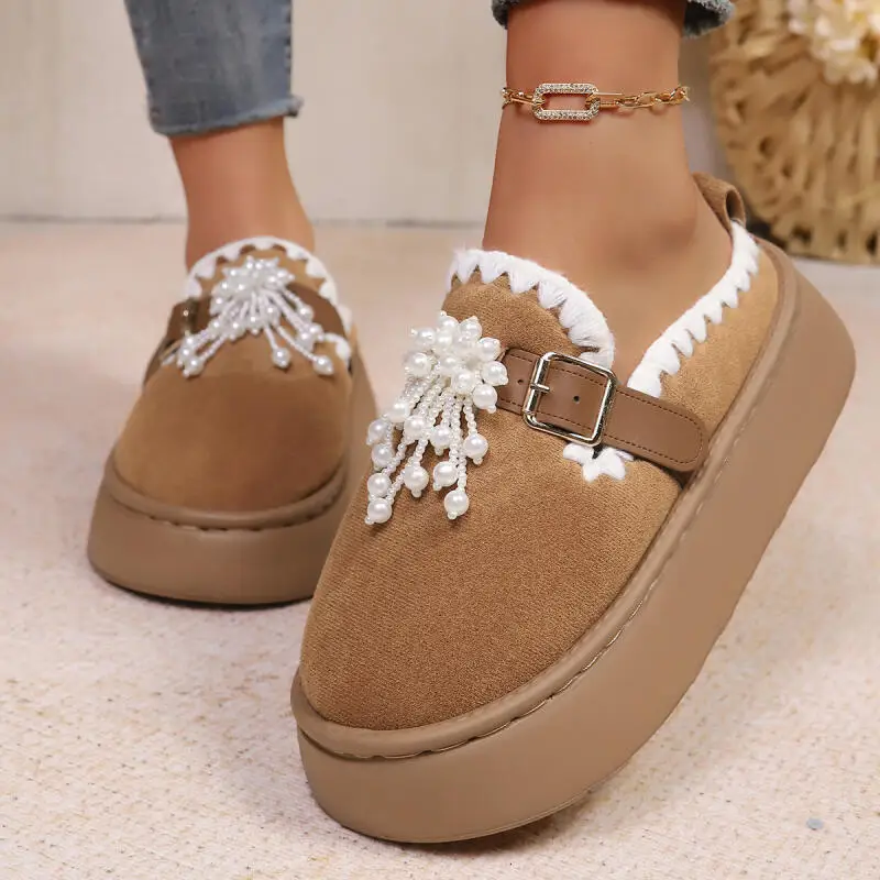 الفاخرة اللؤلؤ سلسلة سميكة القاع الجلد المدبوغ البغال النعال النساء 2025 شتاء دافئ أفخم عدم الانزلاق شبشب منزل المرأة المنزل الشرائح