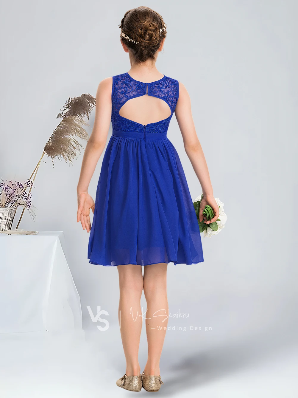 A-line Scoop Knee-Length Chiffon Lace Junior Bridesmaid Dress Exquisite Royal Blue Flower Girl Dress for Wedding Party Teens