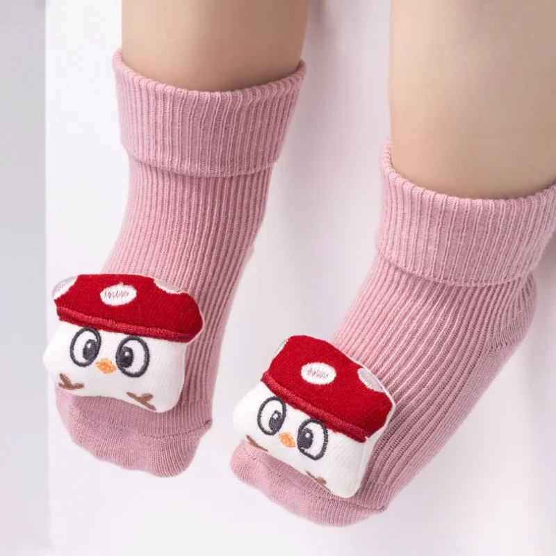 

Нескользящие носки для малышей для девочек и мальчиков, четырехсезонные куклы с героями мультфильмов, носки для новорожденных из чесаного хлопка, домашние детские напольные носки