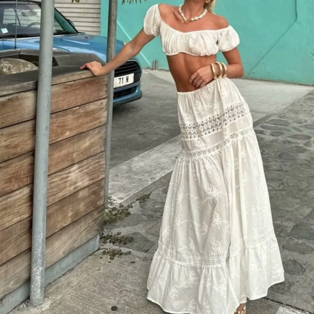 New French-style pure passion set - a one-shoulder lace short top, high-waisted lace-up patchwork long skirt