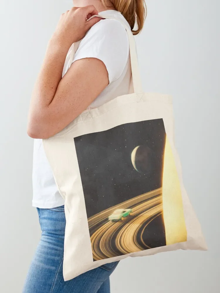 Saturn Highway - Retro-Futuristic Collage Artwork Design Adventure and Exploration Tote Bag sac pour femme