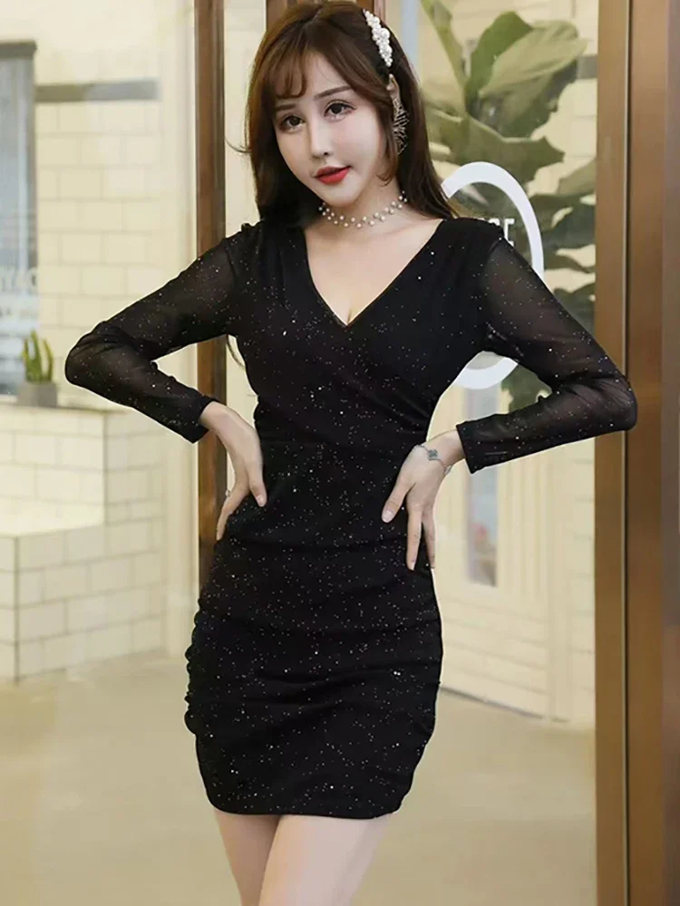 Vestido negro Bight de malla de seda de manga larga con cuello en V, vestido Sexy para mujer, vestido ceñido elegante de otoño e invierno, vestido Hepburn Vintage coreano 2024