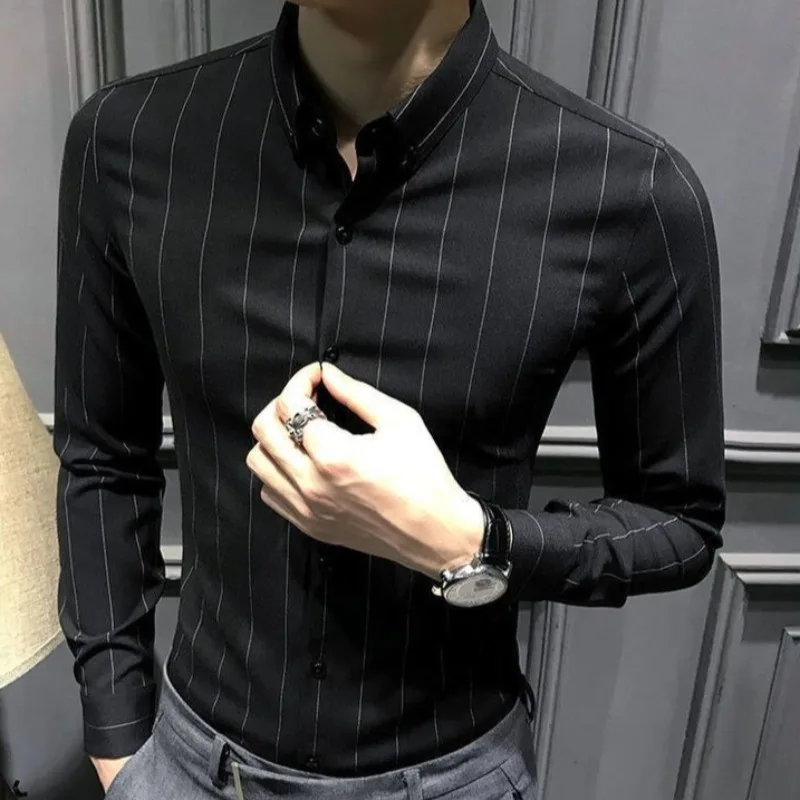 

Модная мужская рубашка с длинным рукавом, не требующая глажки, новая, повседневная, в корейском стиле, с вертикальными полосками, приталенная, черная, деловая