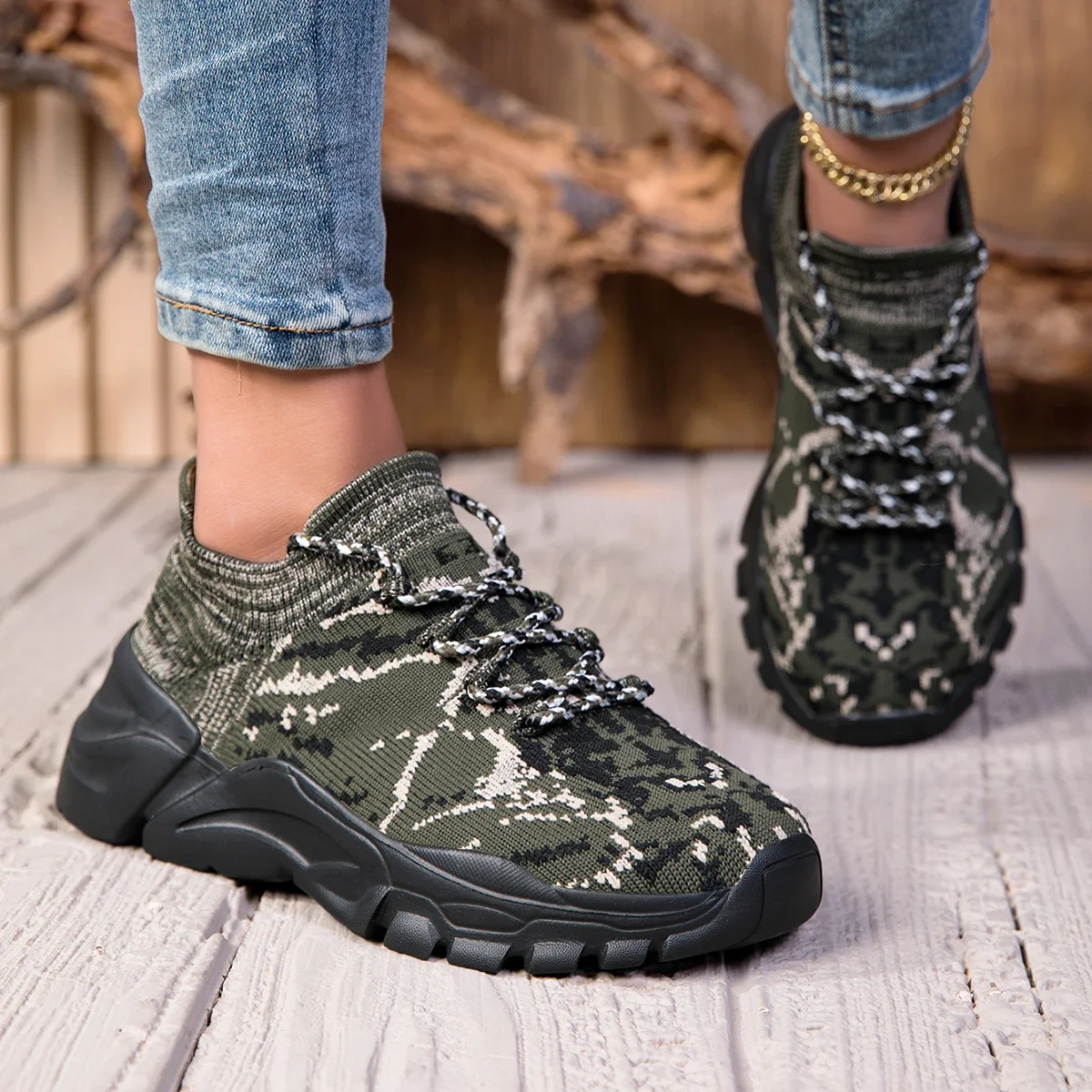 Men's Camouflage Green Sports Shoes Hiking Street Style, Slip Outsole and Mesh Upper Series Urban Fashion Fitness Shoes 2026