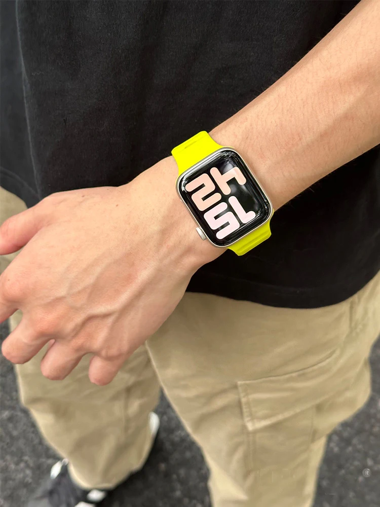 Silicone band for Apple Watch ultra 2 Series 9 8 7 6 SE 54321 strap for iWatch 41 45 49mm breathable pin-and-tuck closure