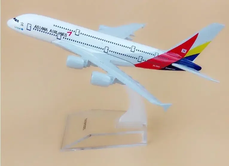 Air passenger plane model A380 Asiana Airlines aircraft 16cm Alloy simulation airplane model for kids toys Christmas gift