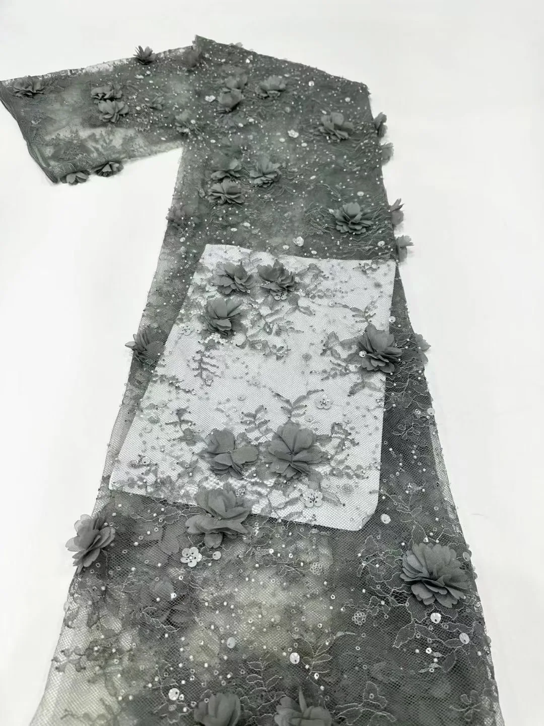 

3D цветок, кружевные бусины и блестки, сетчатая кружевная ткань, изысканная вышивка, ткань высокого качества, свадебное платье NYY6238