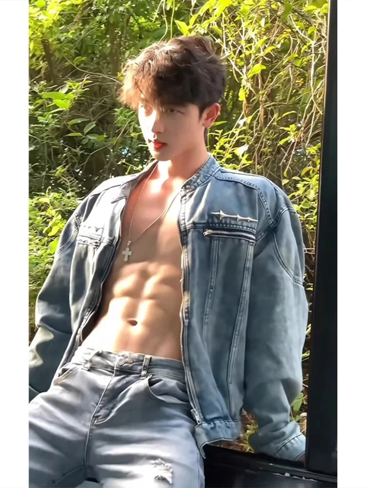 

Blue Stand Collar Short Jeans Jacket for Men High Quality Stylish Design Shoulder Width Matched Youth Fashion Outerwear