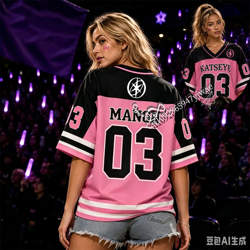 KATSEYE Wildworld Tour Pink&Black Color Match Jersey Eyekons Geschenk-T-Shirt Daniela Yoonchae Mitglied T-Shirt Sommer Herren Damen T-Shirt – Detail 9