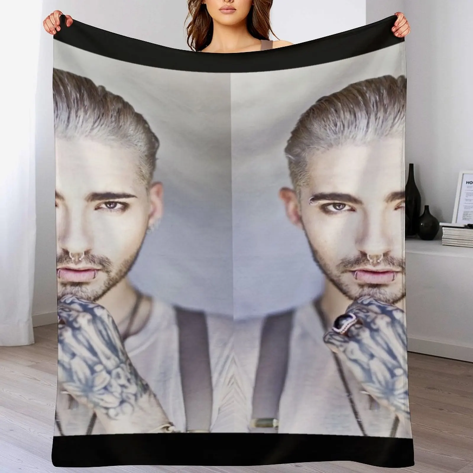 New BILL KAULITZ BILLY KAULITZ TOKIO HOTEL GERMANY POP PUNK EMO LEIPZIG DREAM MACHINE Throw Blanket Flannels Blankets