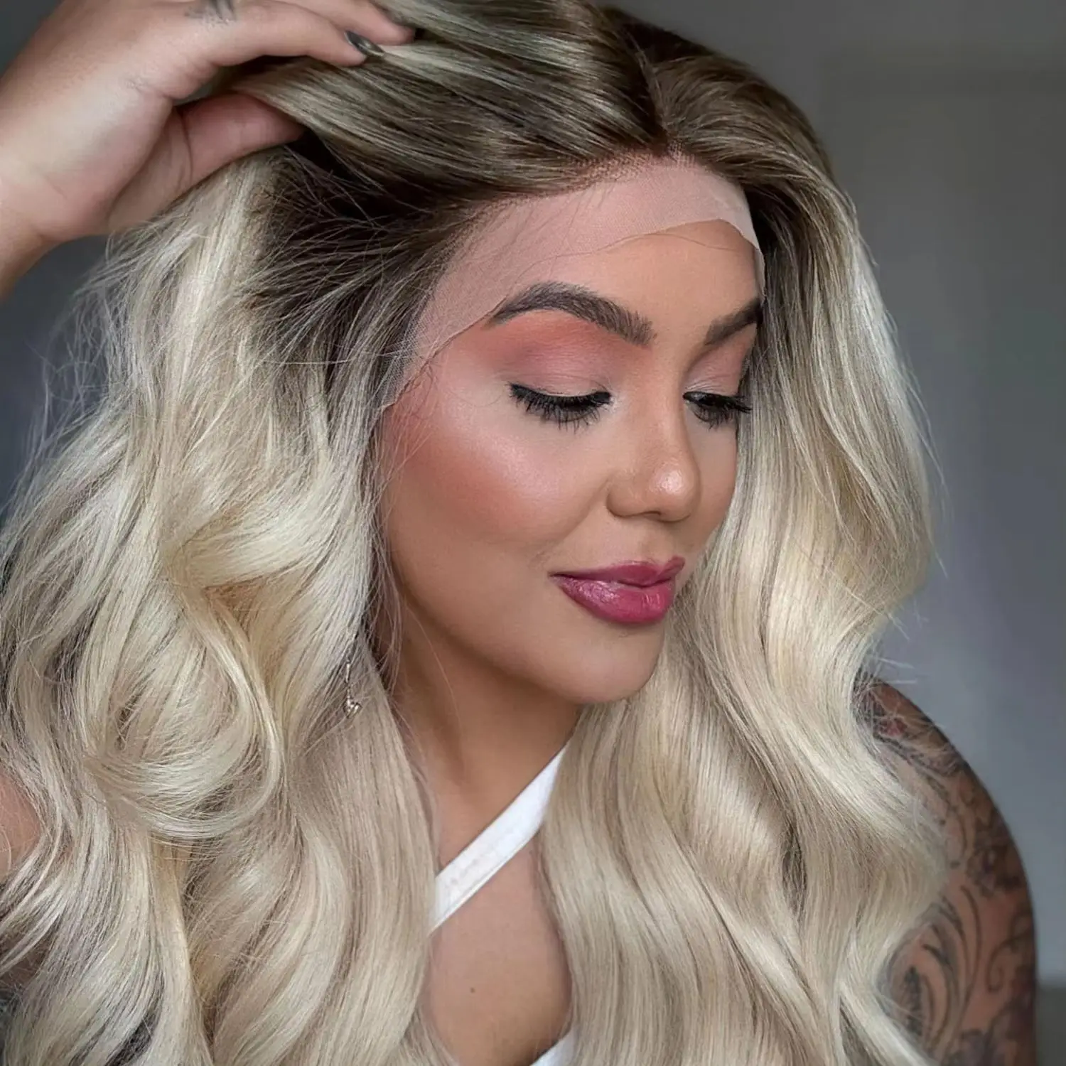 

Top Sale Ombre White Blonde Glueless Wigs Synthetic Hair With Dark Roots Long Length Body Wave Trendy Free Part Front Lace Wigs