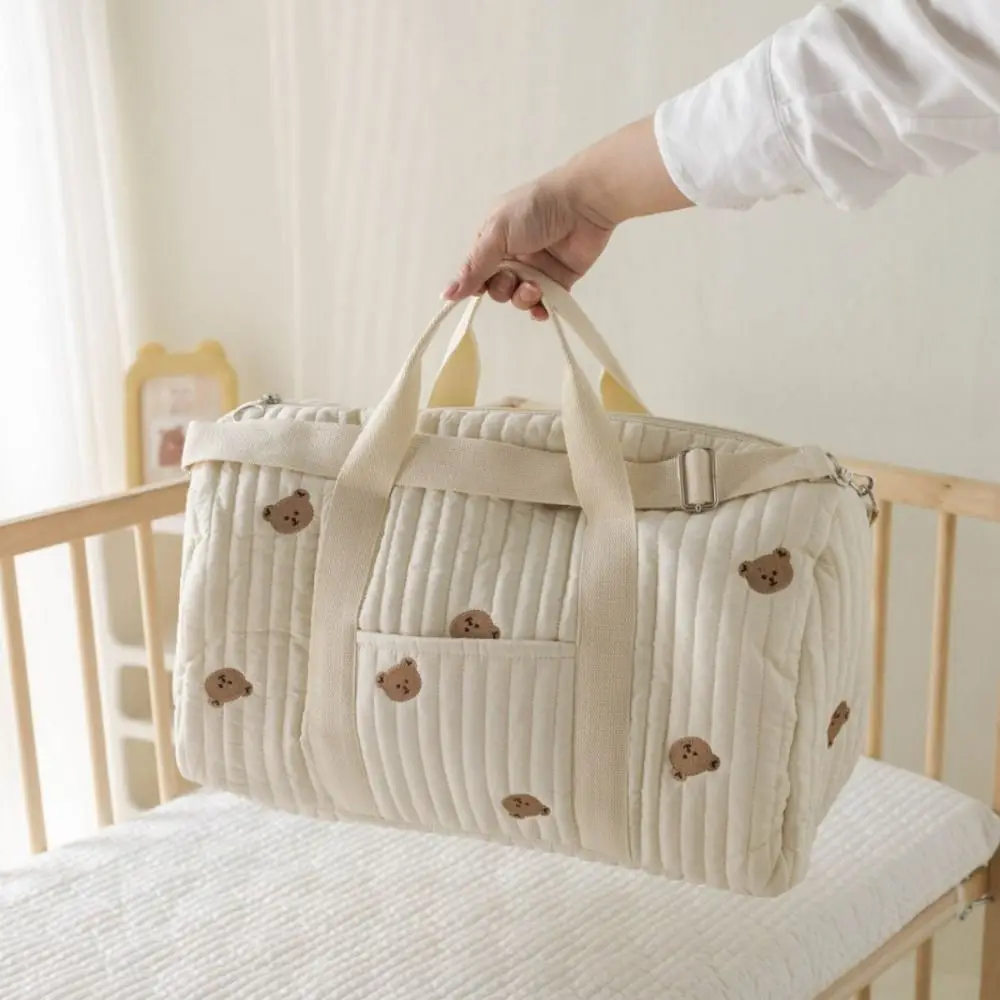 Sac de voyage grande capacité multifonctionnel avec broderie d'ours de dessin animé, sac de voyage à fleurs douces, sac de voyage pliable à main