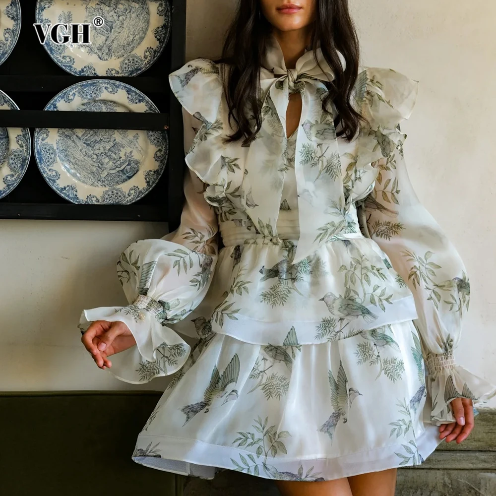 VGH français Vintage impression robe courte pour les femmes col écharpe lanterne manches Patchwork à plusieurs niveaux voir à travers des robes douces femme